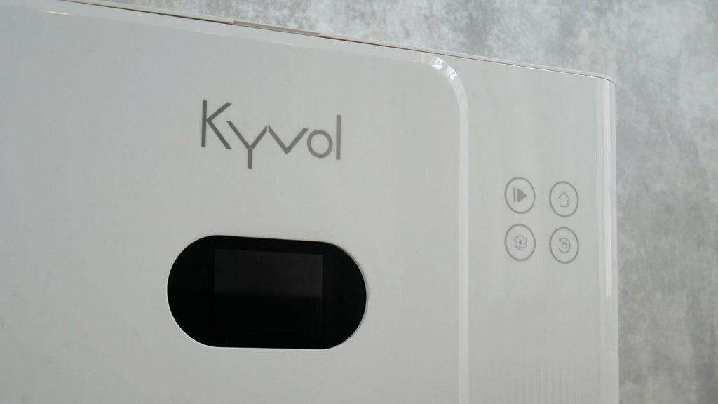 Kyvol S60: Дисплей и панель управления на станции