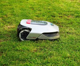 Dreame Roboticmower A1: стильный робот-газонокосилка с точной навигацией и передовыми возможностями