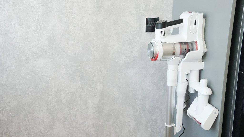 EVOLUTION Smart Clean VCF2613UV Wet and Dry: Зарядка на держателе