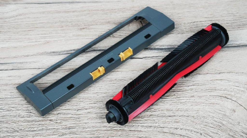 Roborock Saros Z70: Щётка с ножами