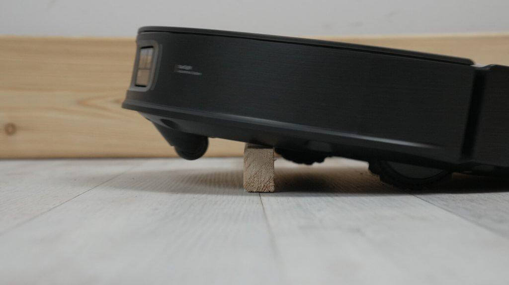 Roborock Saros Z70: Проезд 3 см порожка