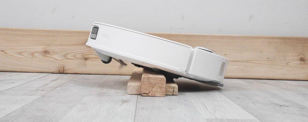 Roborock Qrevo CurvX: Переезд порожка высотой 4 см