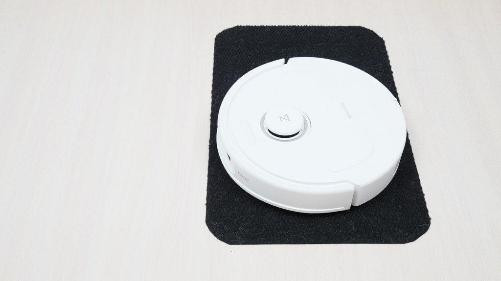 Roborock Qrevo C: Проезд через черные покрытия